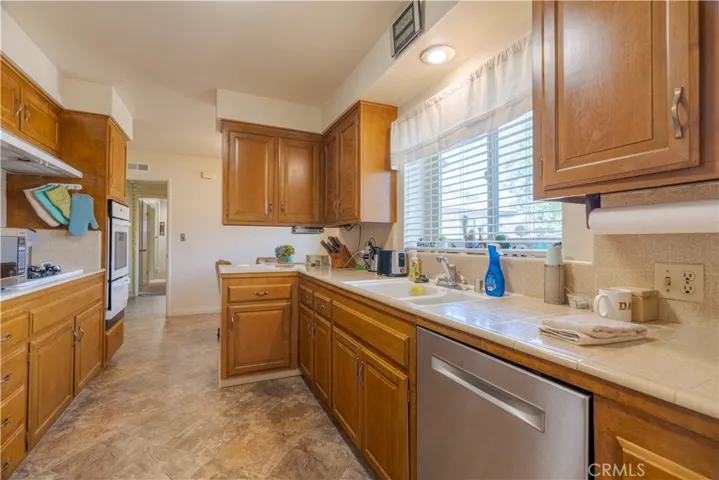 1016 El Mirador Drive, Fullerton, California 92835
