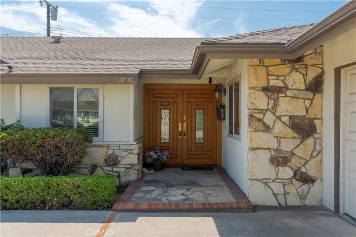 1016 El Mirador Drive, Fullerton, California 92835