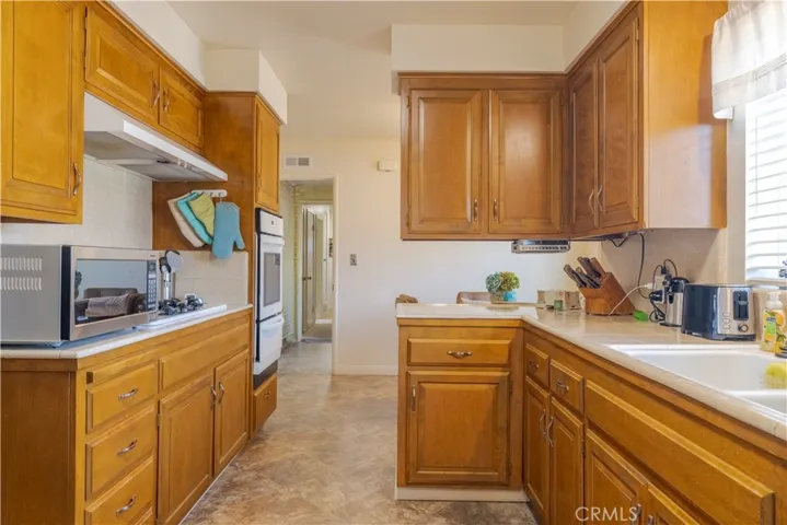 1016 El Mirador Drive, Fullerton, California 92835