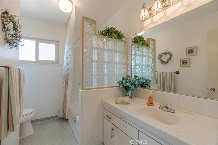 1016 El Mirador Drive, Fullerton, California 92835