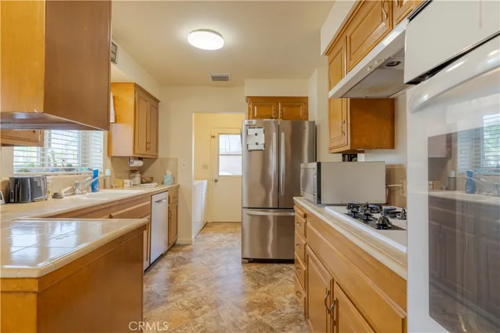 1016 El Mirador Drive, Fullerton, California 92835