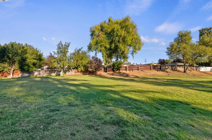 327 Christina Ct, Pleasanton, California 94566