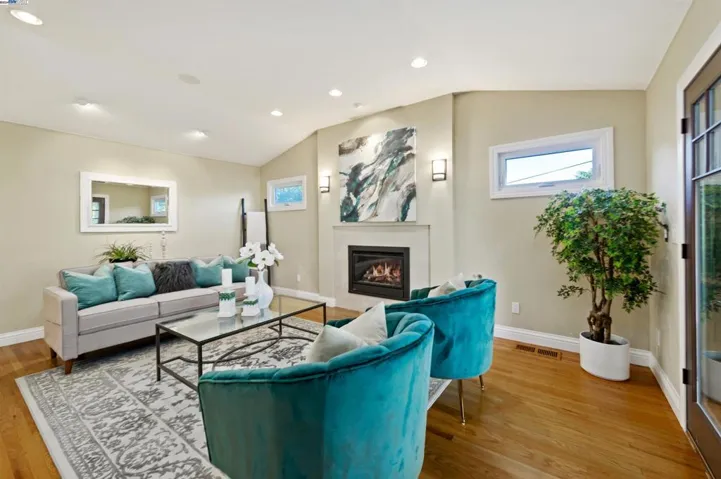327 Christina Ct, Pleasanton, California 94566
