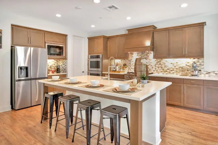 375 Ventasso Way, Fallbrook, California 92028