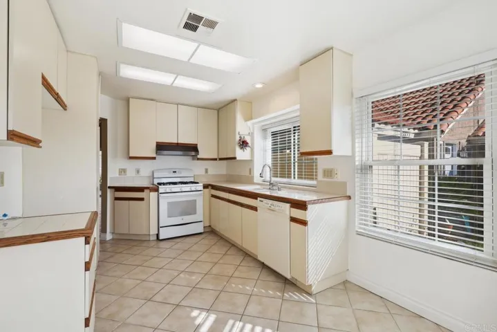 5381 Blackberry Way, Oceanside, California 92057