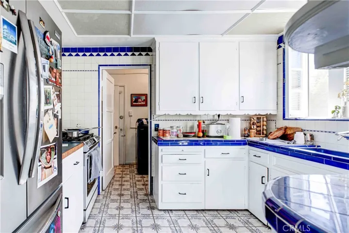 Unit 814 Kitchen