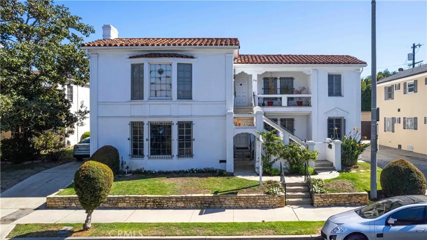 812 Alandele Avenue, Los Angeles, California 90036