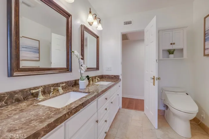 2038 Santa Rena Drive, Rancho Palos Verdes, California 90275