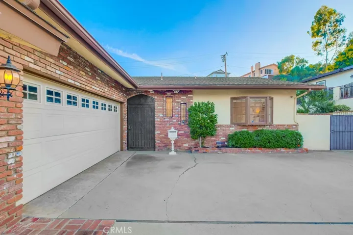 2038 Santa Rena Drive, Rancho Palos Verdes, California 90275