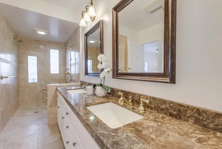 2038 Santa Rena Drive, Rancho Palos Verdes, California 90275