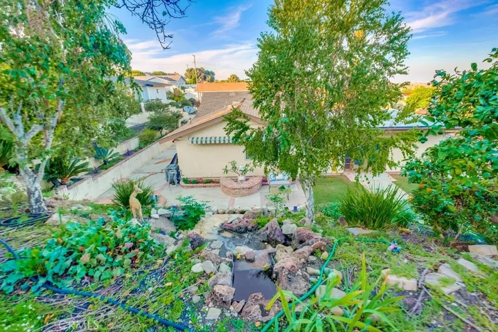 2038 Santa Rena Drive, Rancho Palos Verdes, California 90275