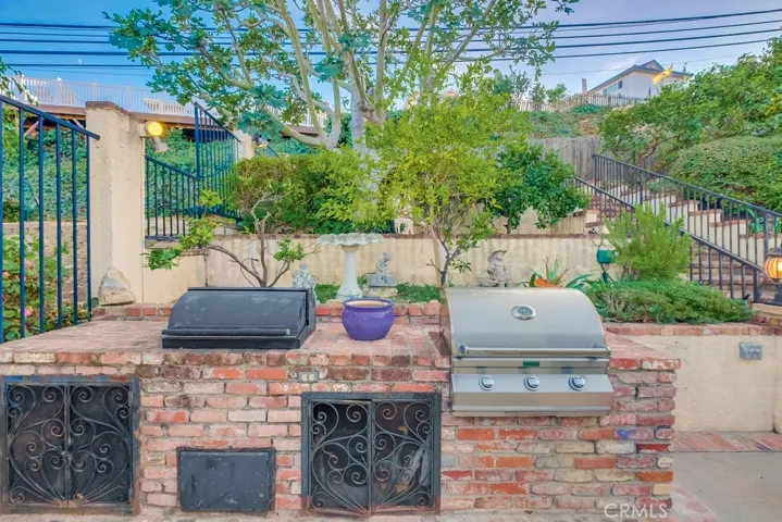2038 Santa Rena Drive, Rancho Palos Verdes, California 90275