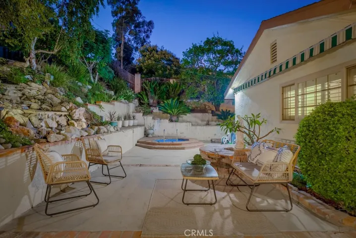 2038 Santa Rena Drive, Rancho Palos Verdes, California 90275