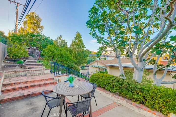 2038 Santa Rena Drive, Rancho Palos Verdes, California 90275