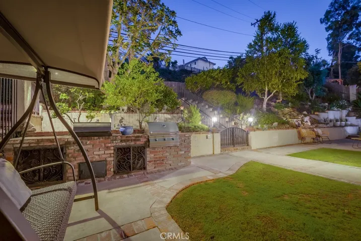2038 Santa Rena Drive, Rancho Palos Verdes, California 90275