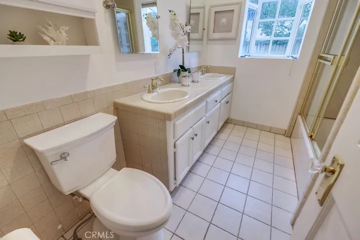 2038 Santa Rena Drive, Rancho Palos Verdes, California 90275