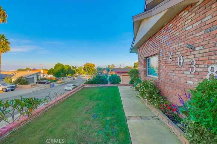 2038 Santa Rena Drive, Rancho Palos Verdes, California 90275