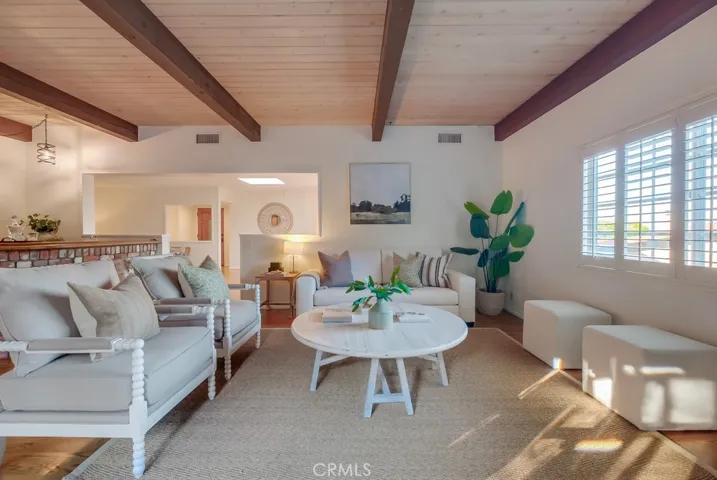 2038 Santa Rena Drive, Rancho Palos Verdes, California 90275