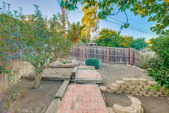 2038 Santa Rena Drive, Rancho Palos Verdes, California 90275