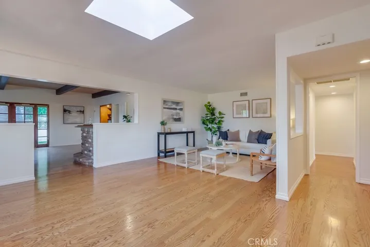 2038 Santa Rena Drive, Rancho Palos Verdes, California 90275