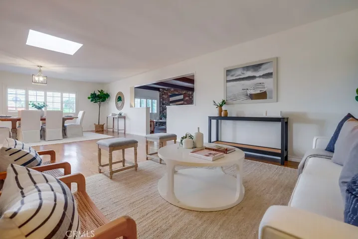 2038 Santa Rena Drive, Rancho Palos Verdes, California 90275
