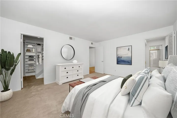 Primary En-Suite Bedroom with Walk-in Closet
