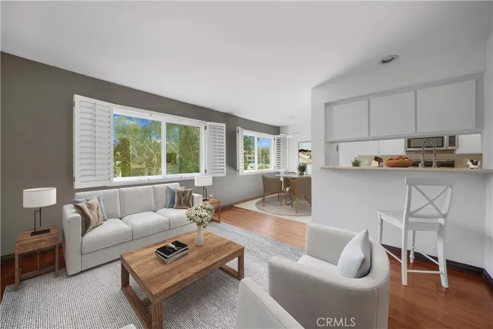 11824 Moorpark Street A, Studio City, California 91604