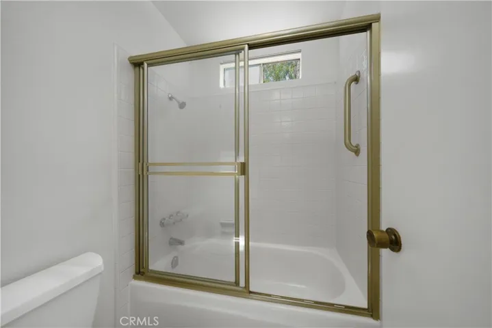 Primary Shower/Tub