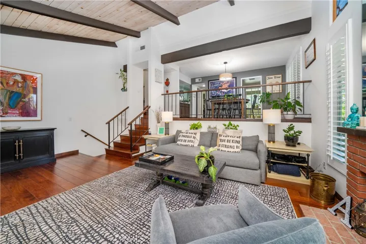 11824 Moorpark Street A, Studio City, California 91604