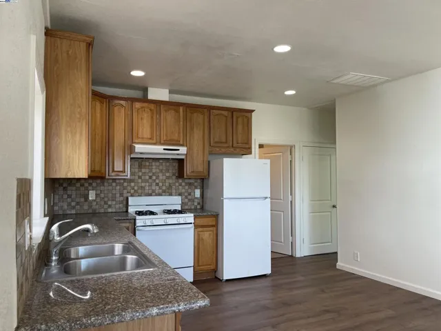 1396 E 27th St, Oakland, California 94606