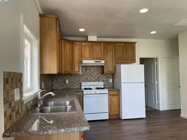 1396 E 27th St, Oakland, California 94606