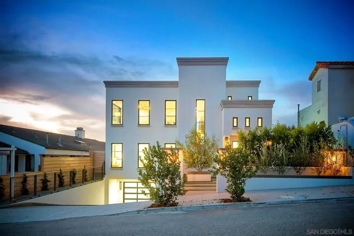 4270 Ampudia St, San Diego, California 92103