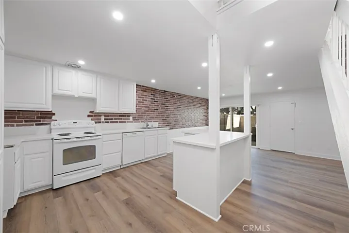 10348 Larwin Avenue, Chatsworth, California 91311