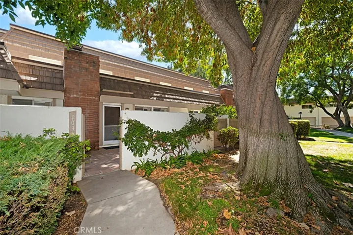 10348 Larwin Avenue, Chatsworth, California 91311