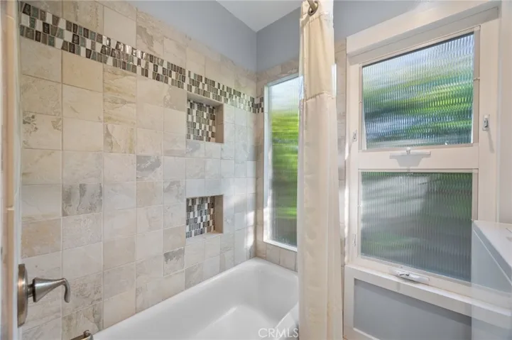 Guest Bathroom Tub