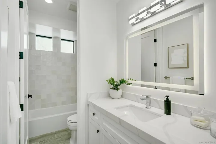 1327 Reed Ave, San Diego, California 92109