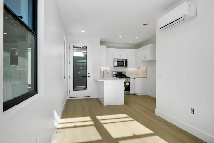 1327 Reed Ave, San Diego, California 92109