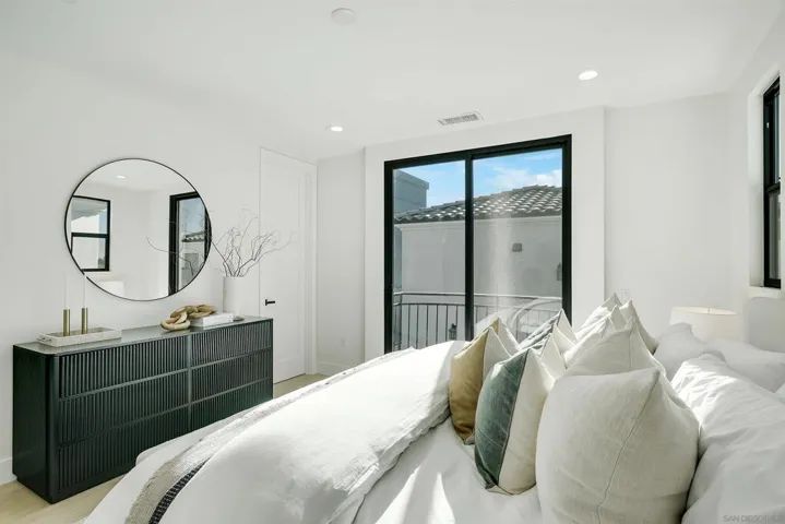 1327 Reed Ave, San Diego, California 92109
