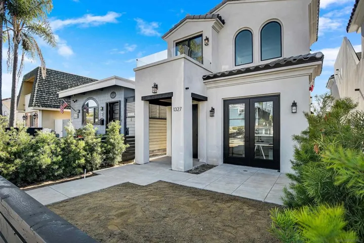 1327 Reed Ave, San Diego, California 92109