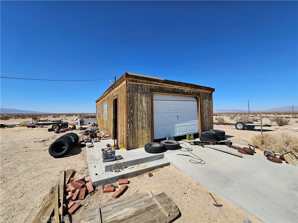 5451 Kuhns Rd, 29 Palms, California 92277 home-pic-13