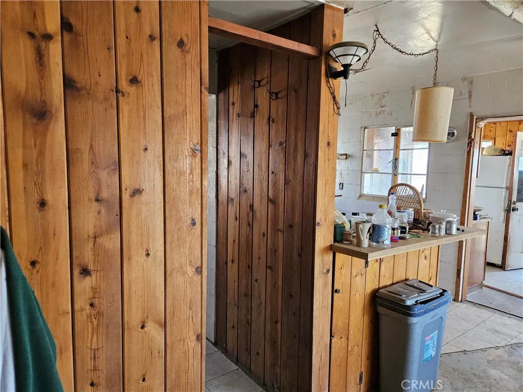 5451 Kuhns Rd, 29 Palms, California 92277 home-pic-8