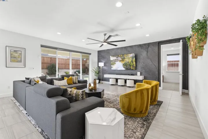 2798 Sasser Place, Tracy, California 95377