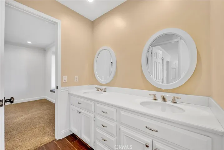 JACK N JILL BATHROOM