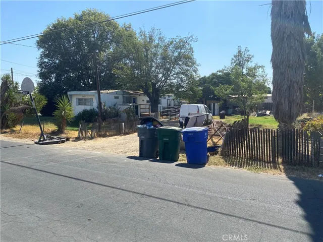 11510 3rd Place, Hanford, California 93230