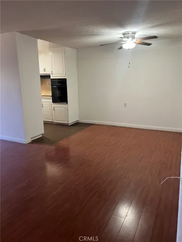 Looking toward kitchen and dining area
