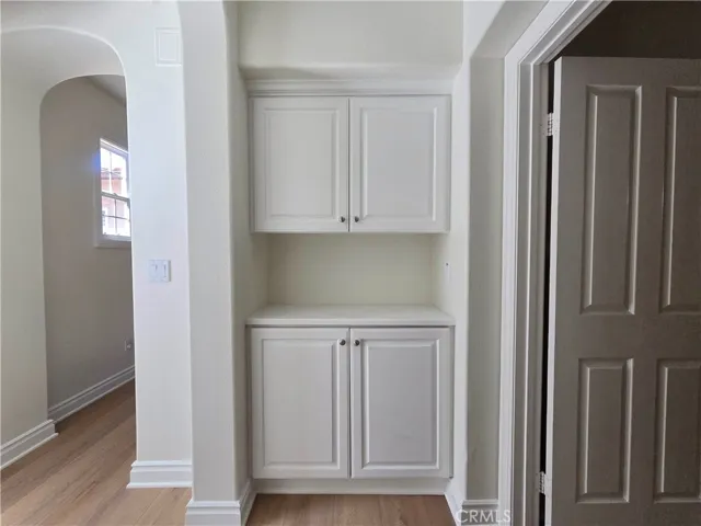 2nd linen/storage cabinets