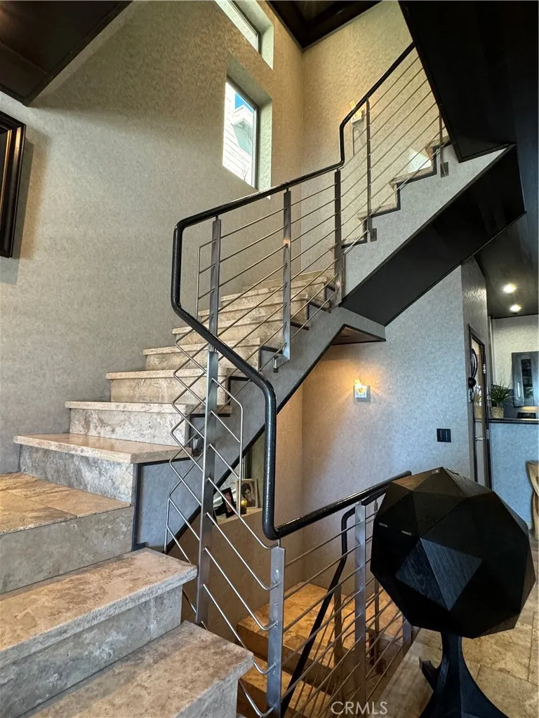 1083 Tia Juana Street, Laguna Beach, California 92651 home-pic-18