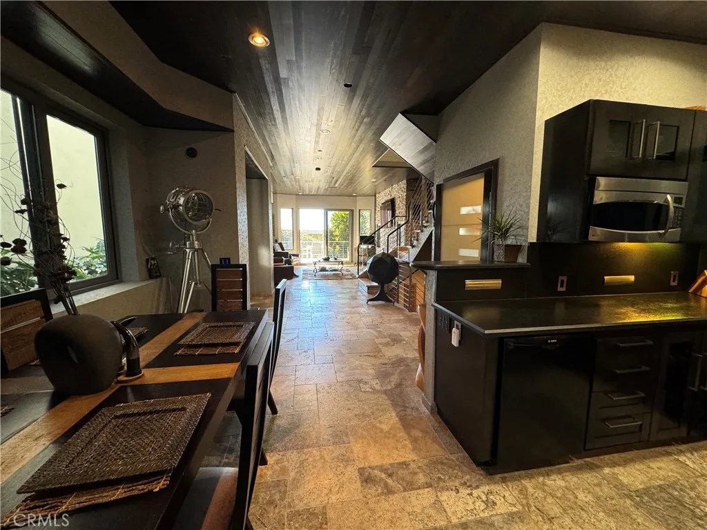 1083 Tia Juana Street, Laguna Beach, California 92651 home-pic-11