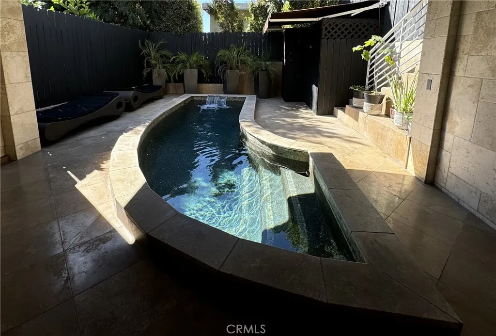 1083 Tia Juana Street, Laguna Beach, California 92651 home-pic-19