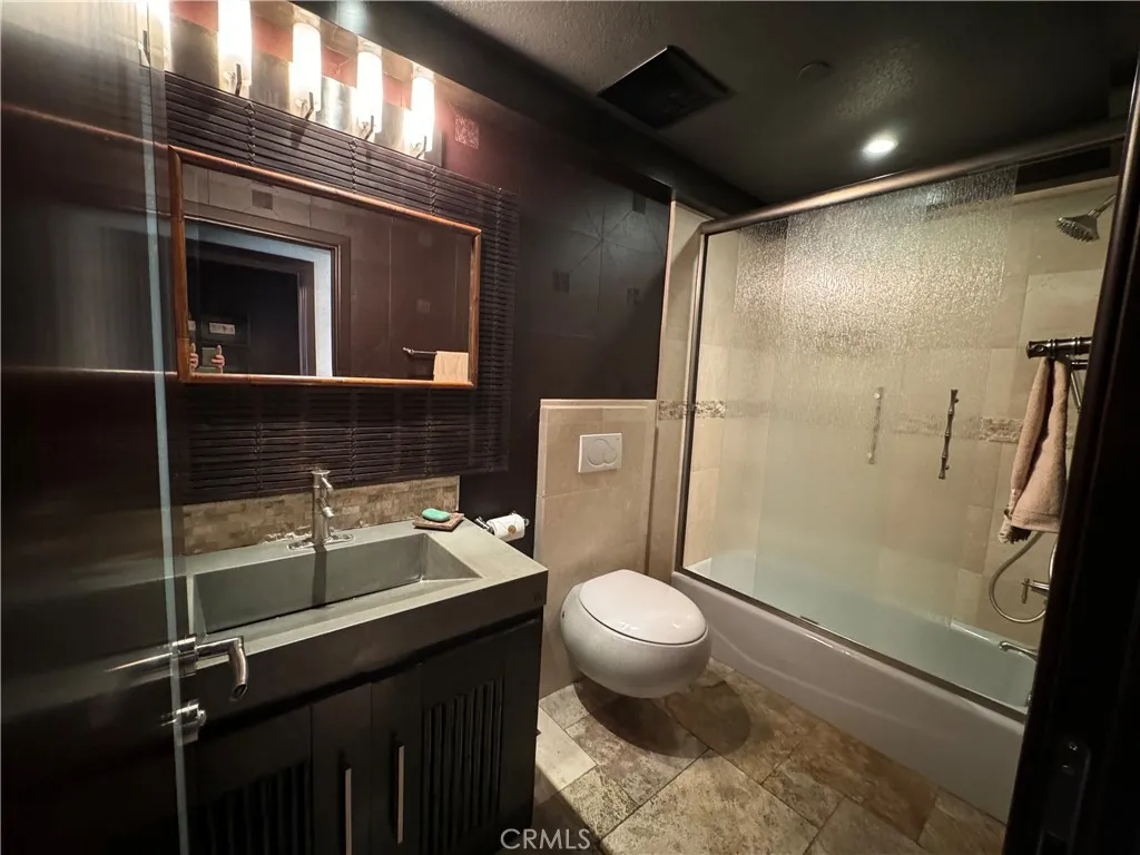 1083 Tia Juana Street, Laguna Beach, California 92651 home-pic-15